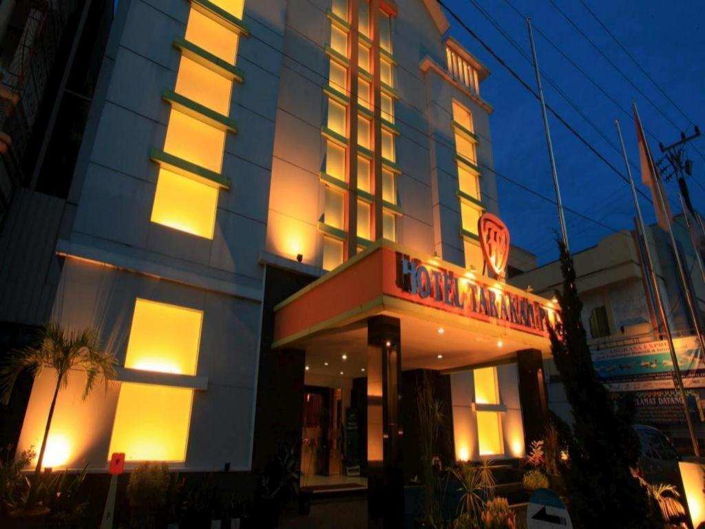 Hotel Tarakan Plaza Екстериор снимка