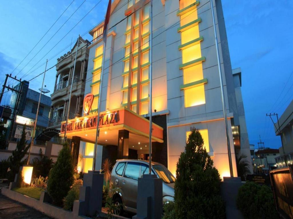 Hotel Tarakan Plaza Екстериор снимка