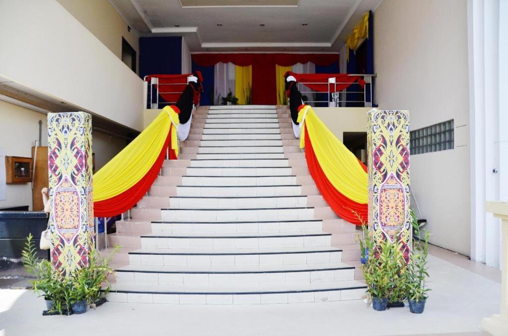 Hotel Tarakan Plaza Екстериор снимка