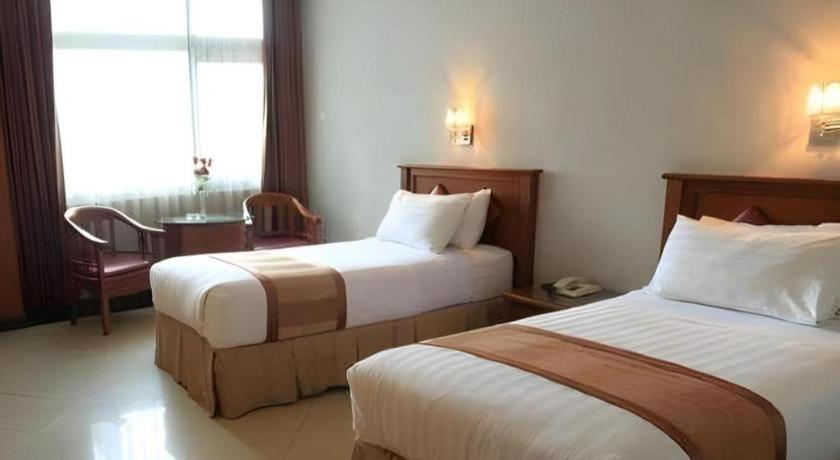 Hotel Tarakan Plaza Екстериор снимка