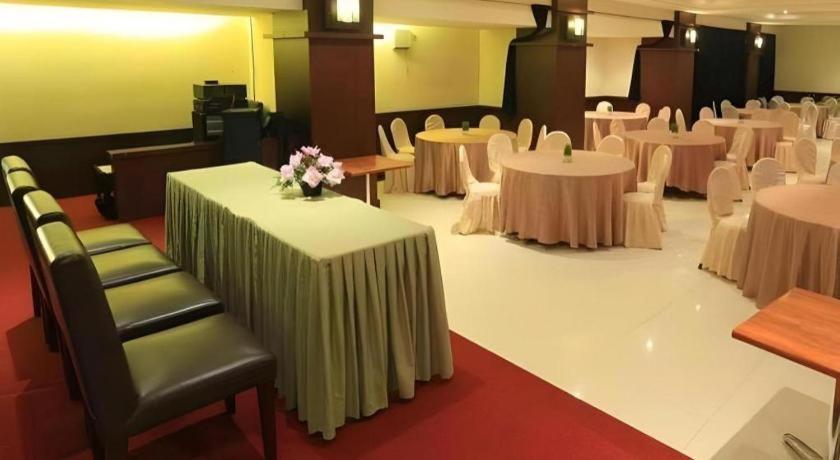 Hotel Tarakan Plaza Екстериор снимка