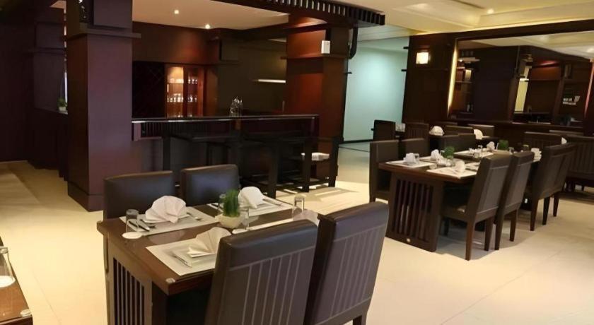 Hotel Tarakan Plaza Екстериор снимка