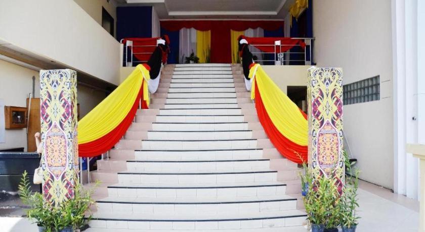 Hotel Tarakan Plaza Екстериор снимка