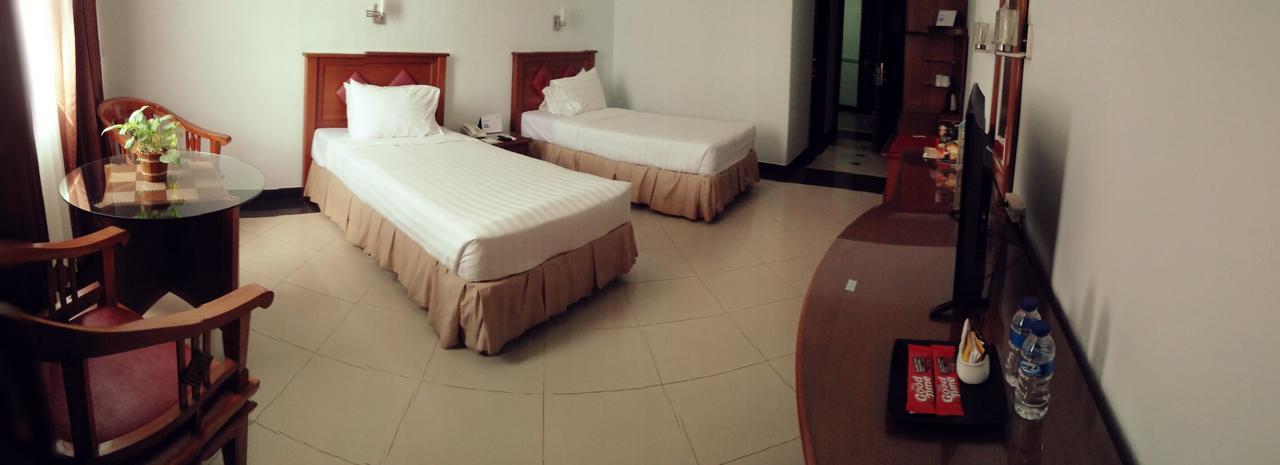 Hotel Tarakan Plaza Екстериор снимка