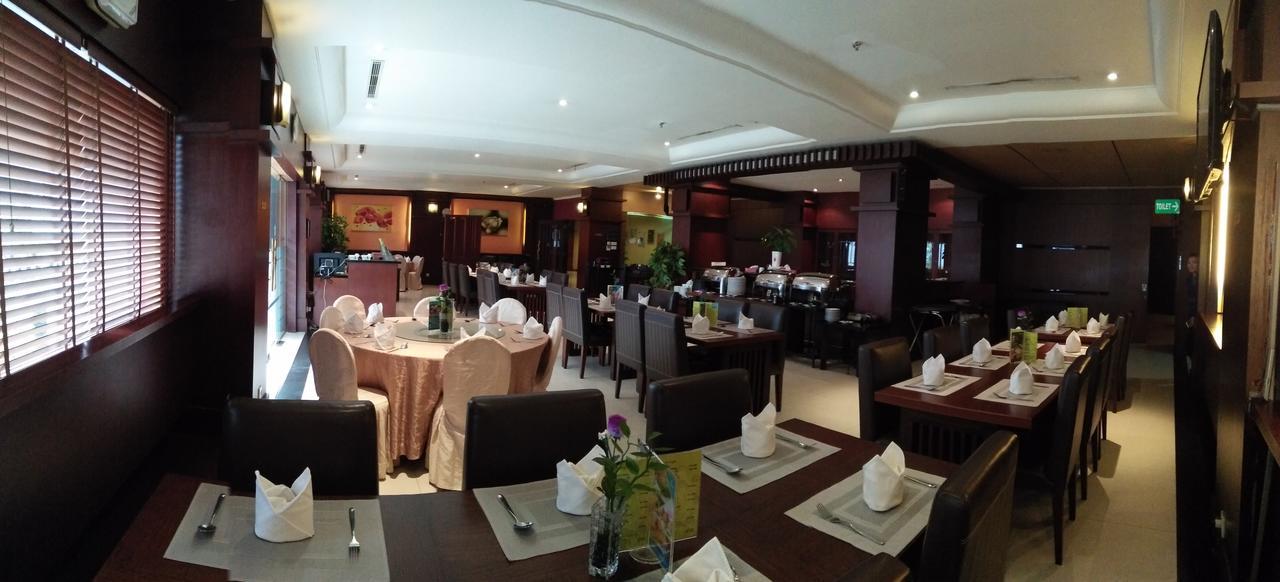 Hotel Tarakan Plaza Екстериор снимка