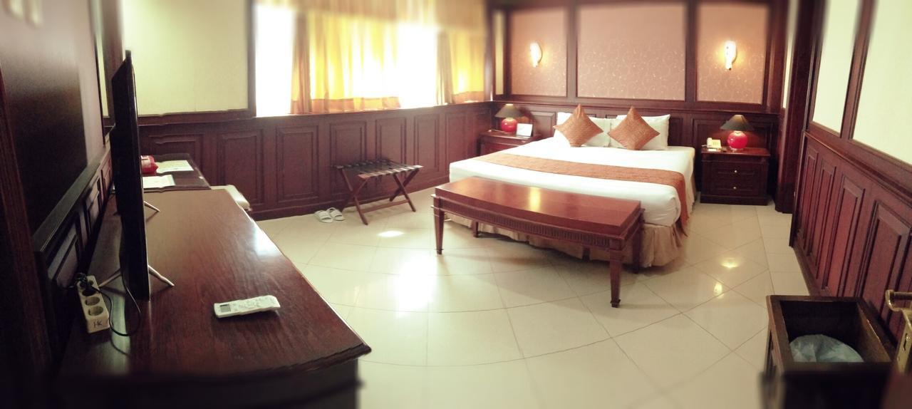 Hotel Tarakan Plaza Екстериор снимка