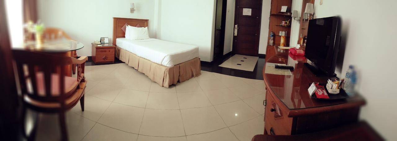 Hotel Tarakan Plaza Екстериор снимка
