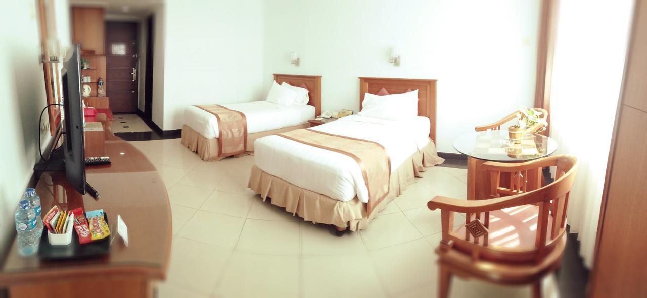 Hotel Tarakan Plaza Екстериор снимка